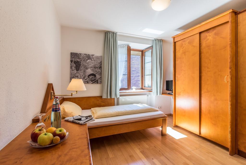 Hotel Löwen Garni Oberrimsingen Kamer foto