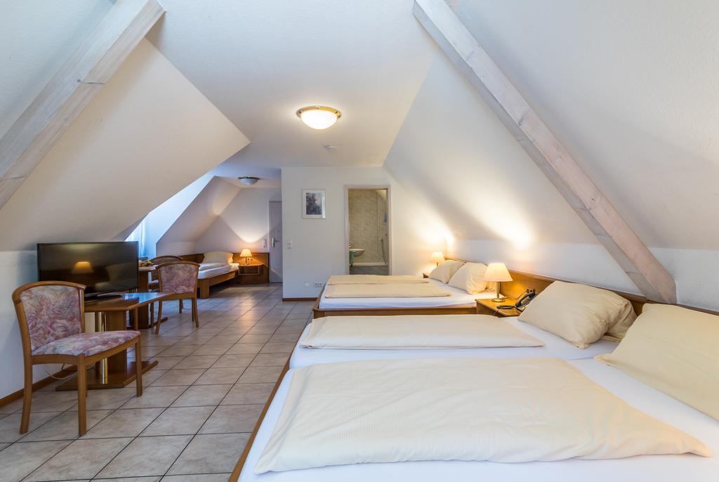 Hotel Löwen Garni Oberrimsingen Kamer foto
